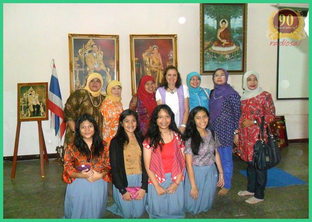 teachers-Indonesian-Govt-Schools-visit-SSSSchool-to-learn-EHV.jpg